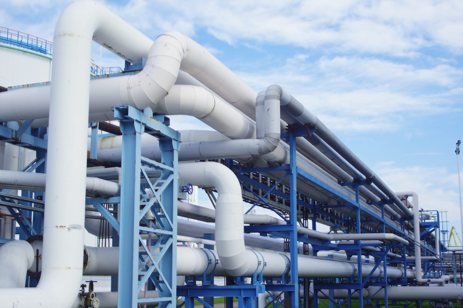 closeup-industrial-pipelines-around-factor-sunny-day (1) (1)